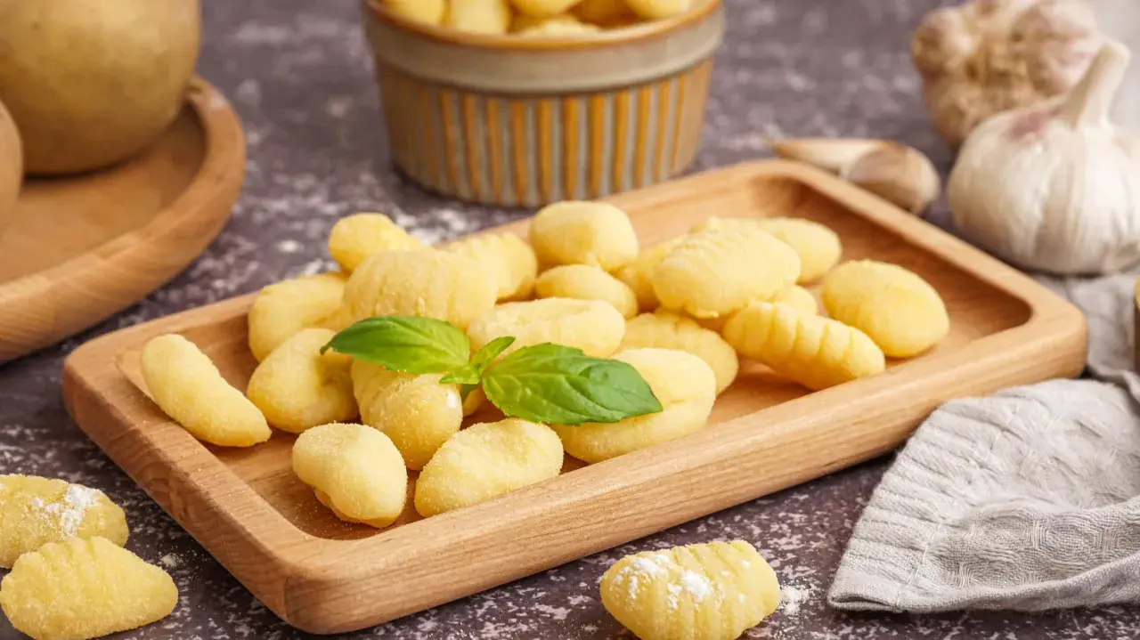 Pyszne, domowe gnocchi, gotowe do podania. Ten prosty przepis na gnocchi zachwyci każdego!