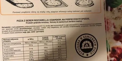 Instrukcja, ile piec pizzy: wyjmij z opakowania, umieść w piekarniku na ruszcie (180-200°C) i piecz ok. 10 minut.