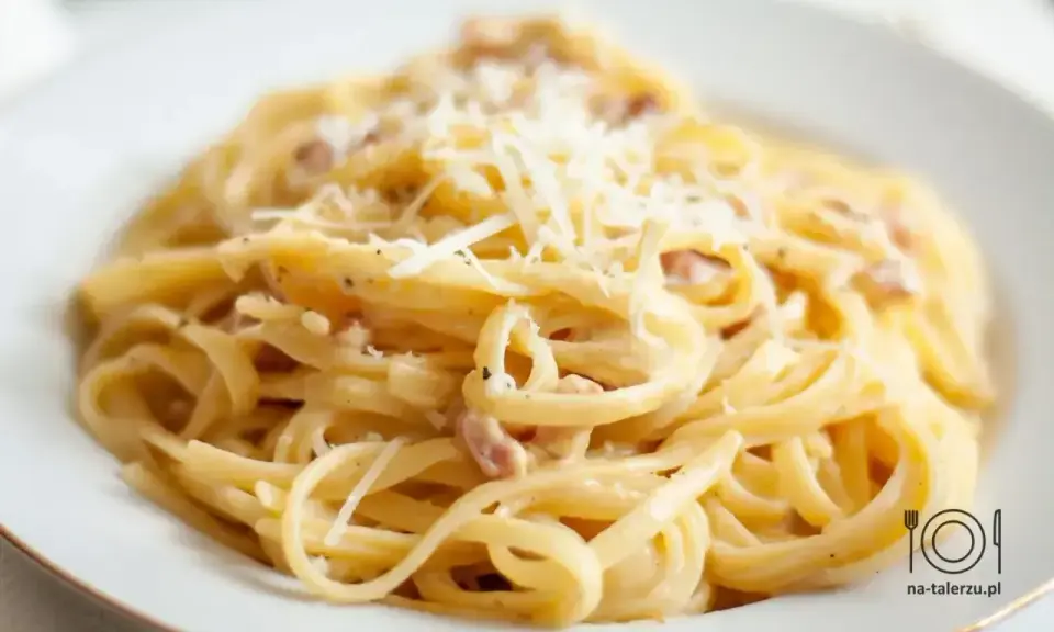 Pyszne spaghetti carbonara, idealne na szybki obiad. Ten przepis na carbonara zachwyci każdego!